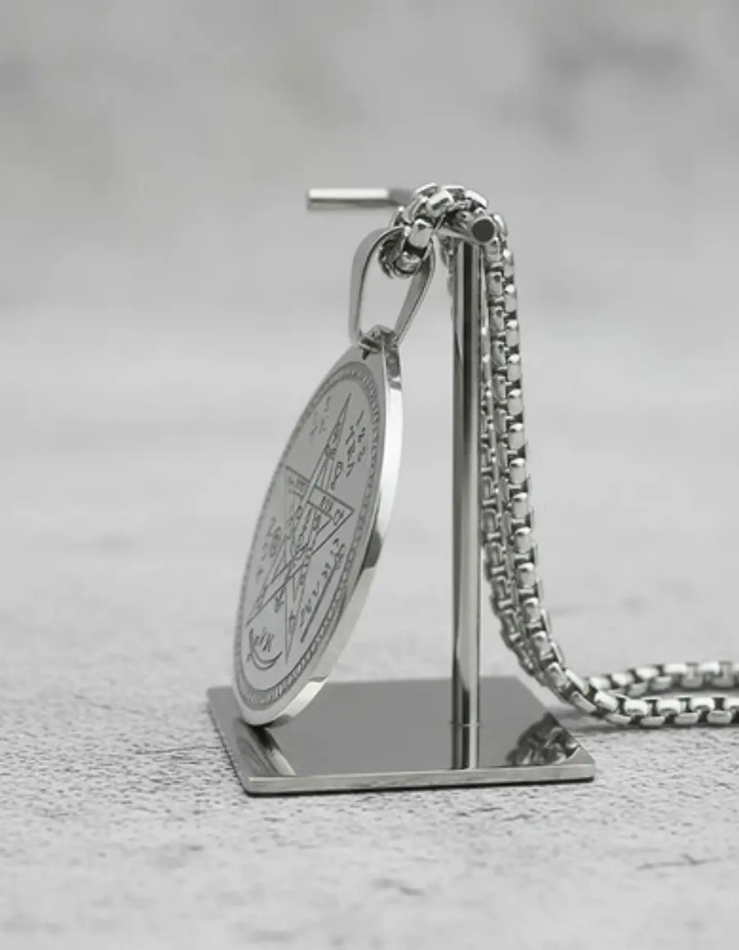 Collar De Acero Para Hombre Mujer Dije Amuleto Tetragrámaton 11