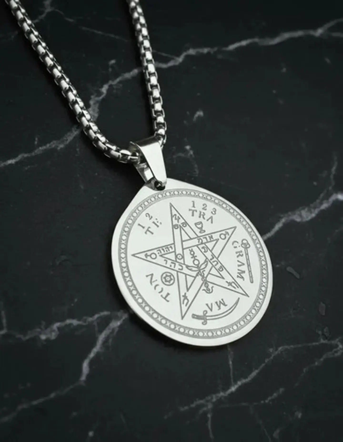 Collar De Acero Para Hombre Mujer Dije Amuleto Tetragrámaton 17