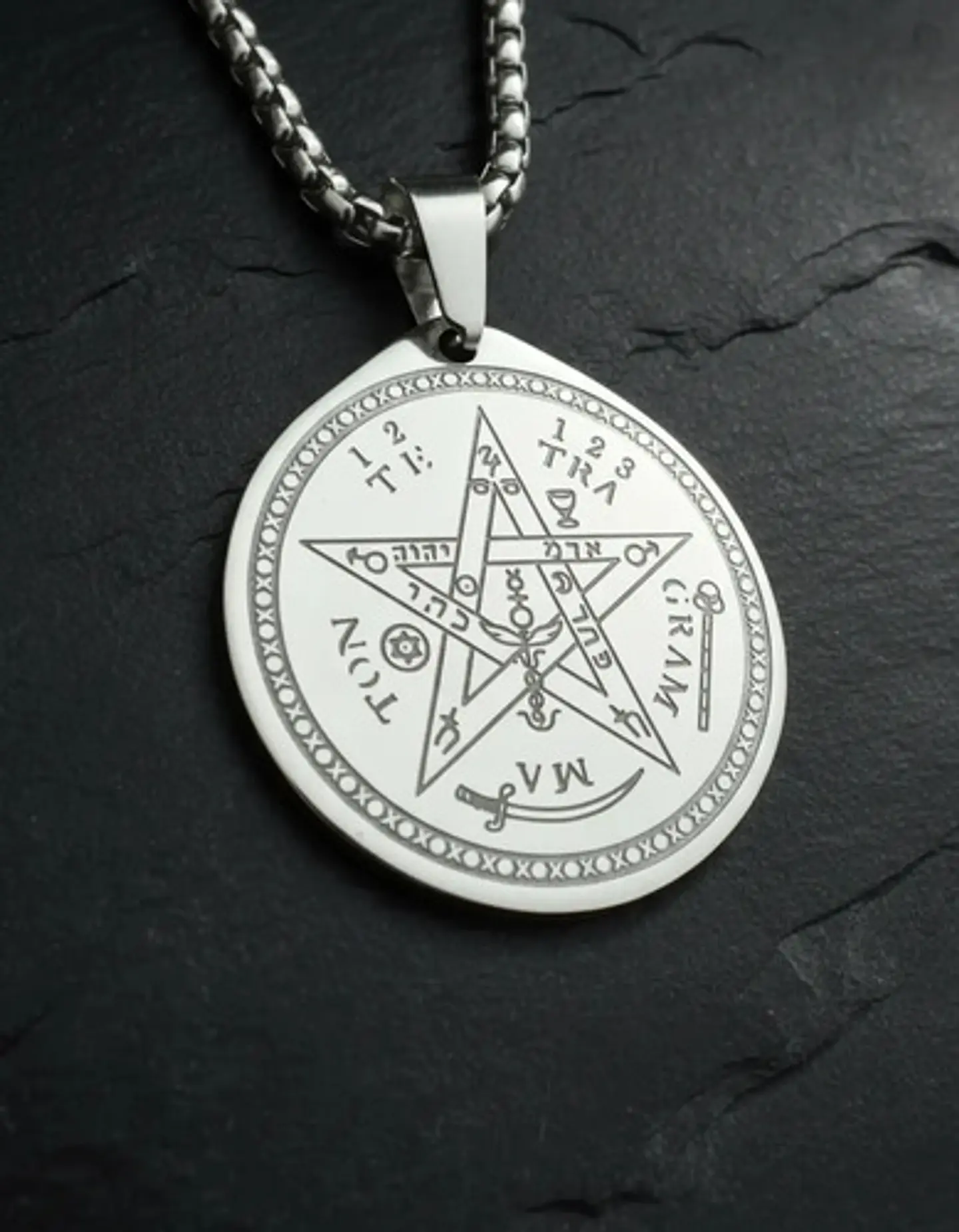 Collar De Acero Para Hombre Mujer Dije Amuleto Tetragrámaton 19