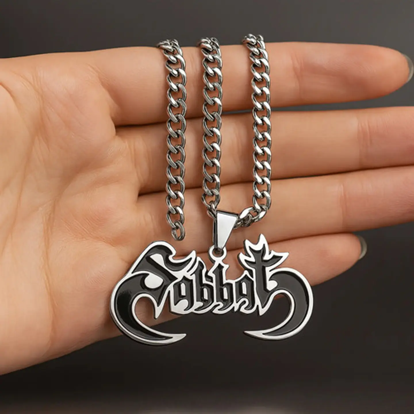 Collar Hombre Y Mujer Dije Color Plata Banda De Metal Sabbat 4