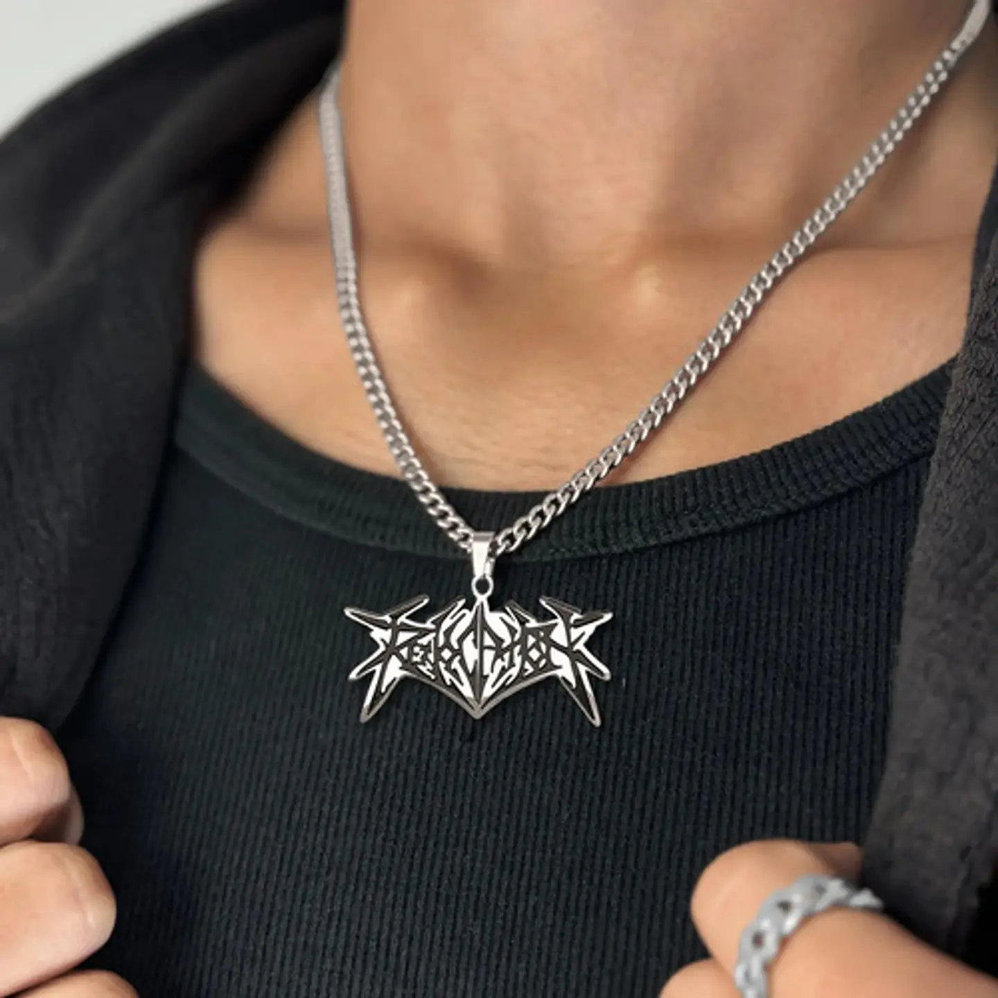 Collar Hombre Mujer Con Dije Banda De Black Metal Revocation Plateado 6