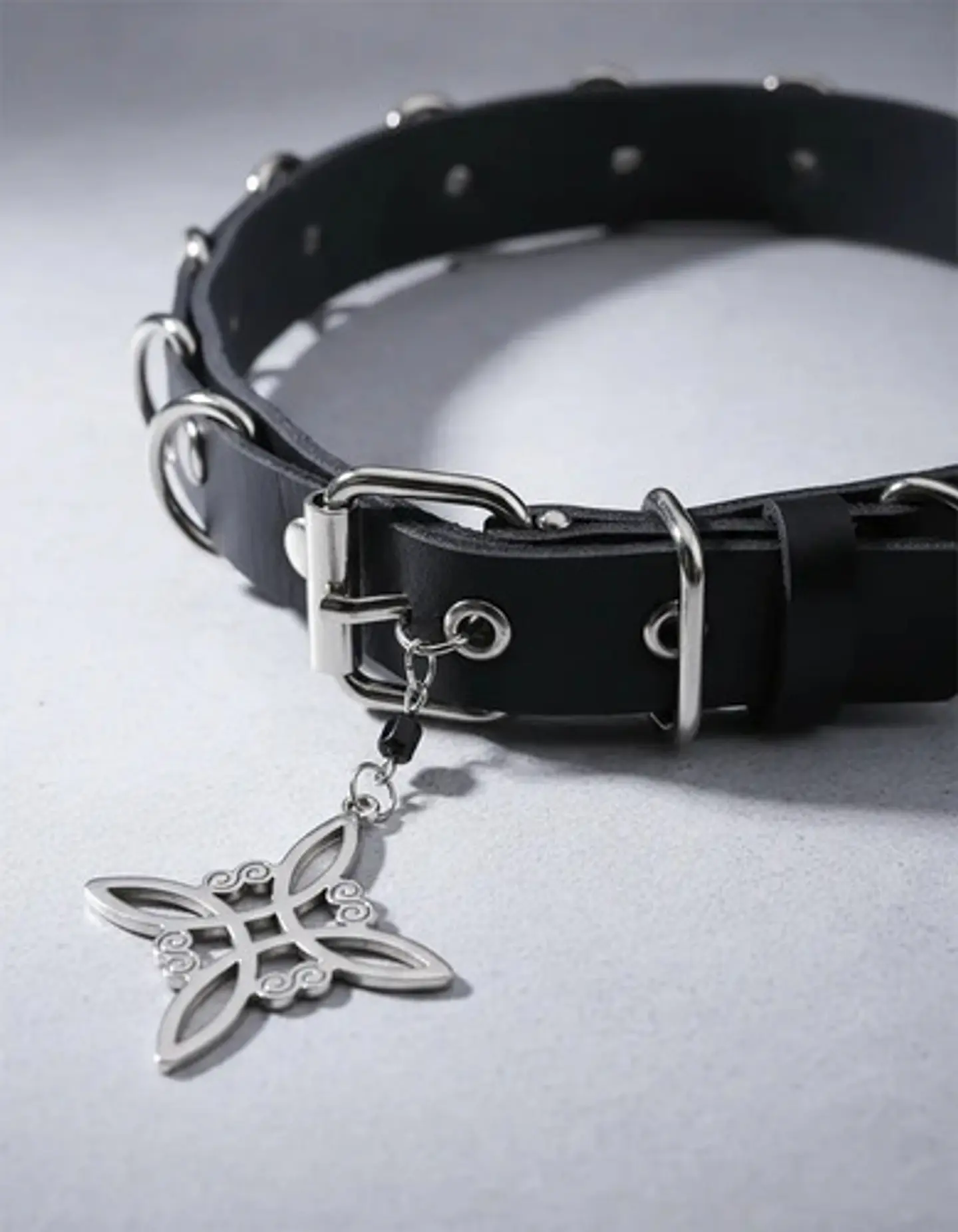 Collar Choker Gotico Para Mujer Con Dije Nudo De Bruja Celta 2