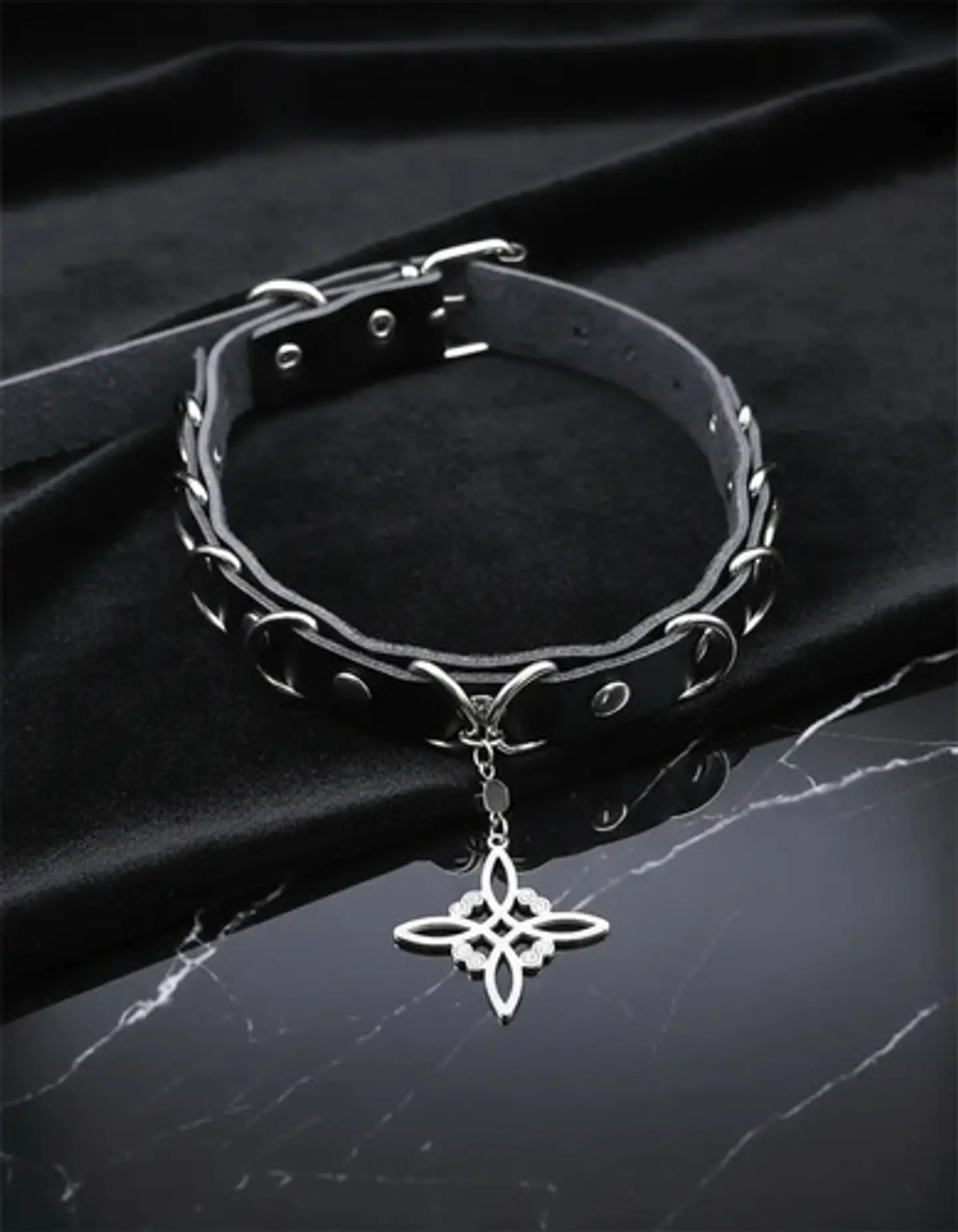Collar Choker Gotico Para Mujer Con Dije Nudo De Bruja Celta 5