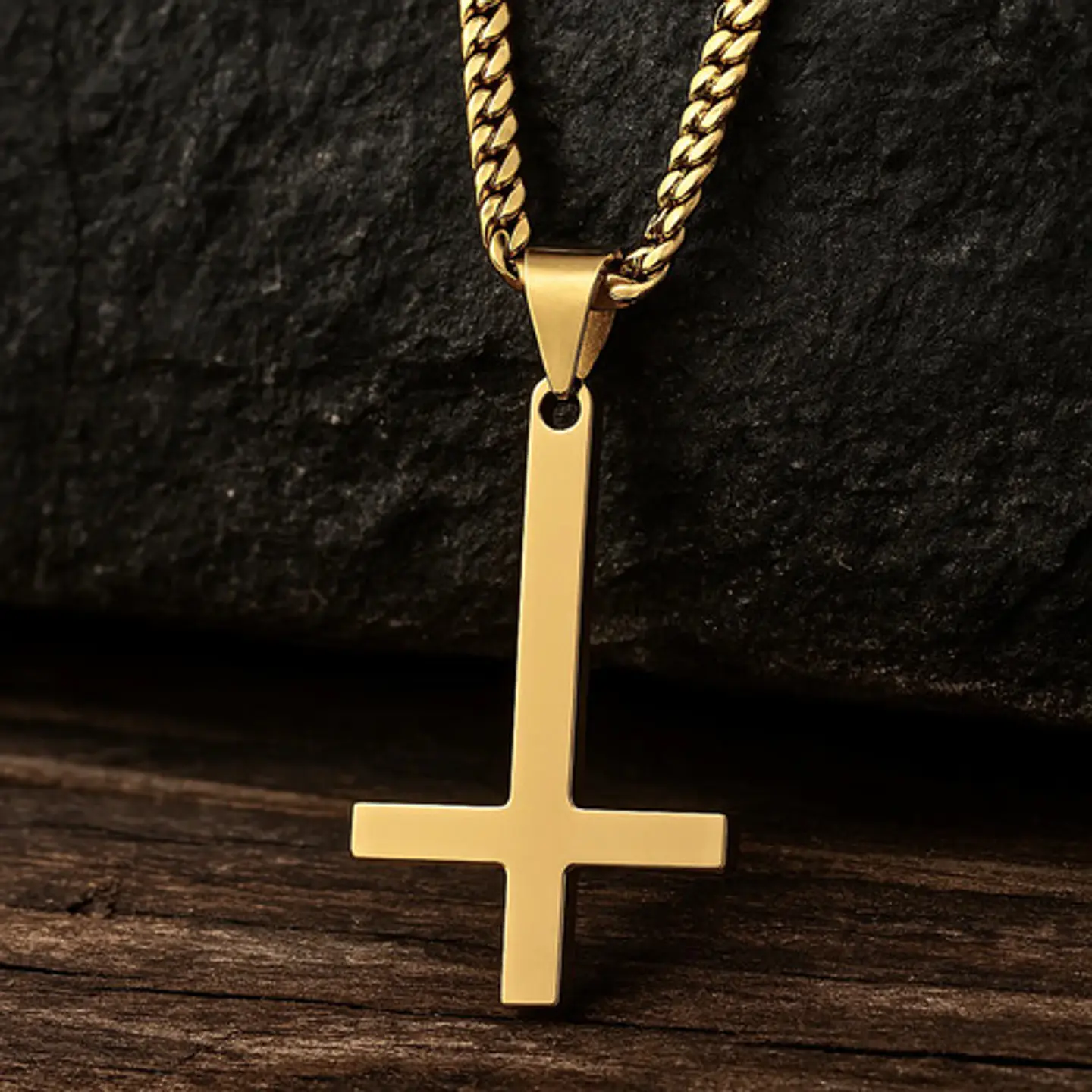Collar Para Hombre Mujer Con Dije Cruz Invertida Color Oro 3