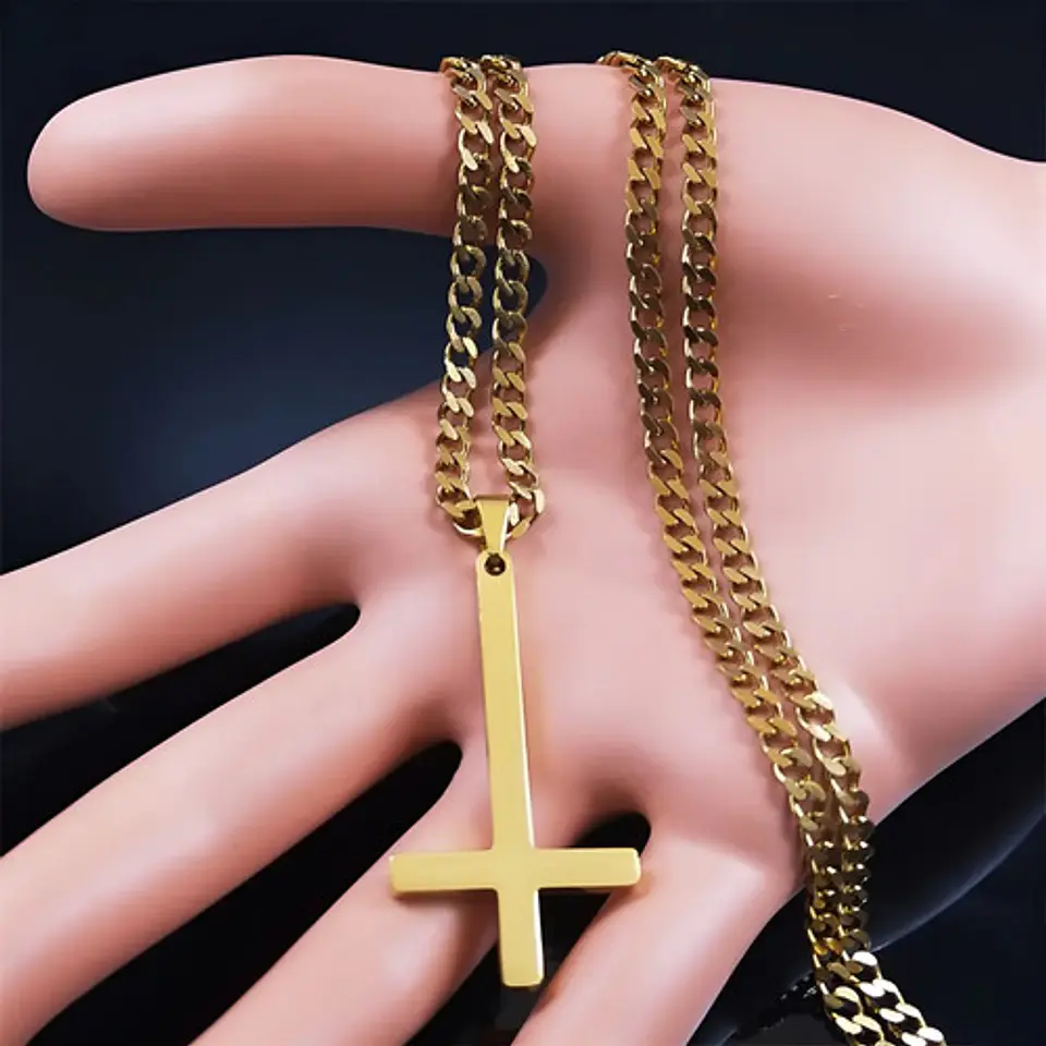 Collar Para Hombre Mujer Con Dije Cruz Invertida Color Oro 4