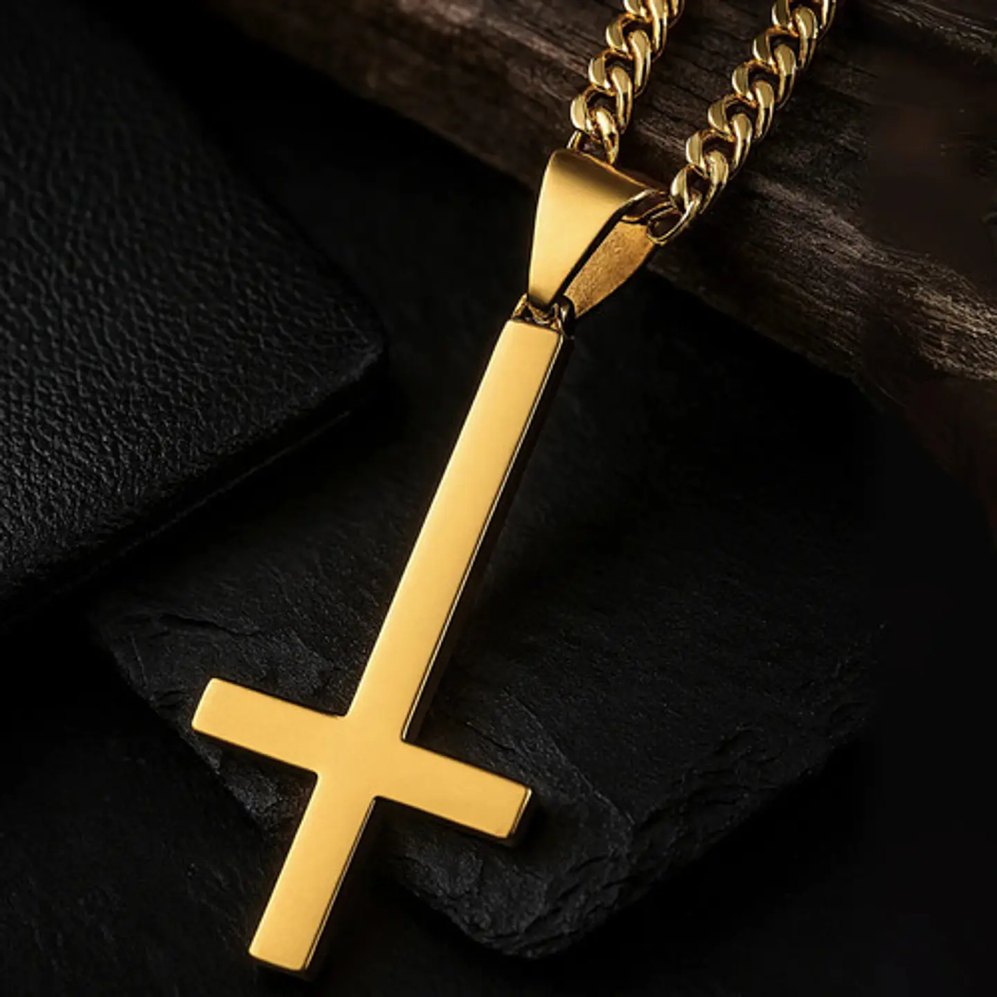 Collar Para Hombre Mujer Con Dije Cruz Invertida Color Oro 6