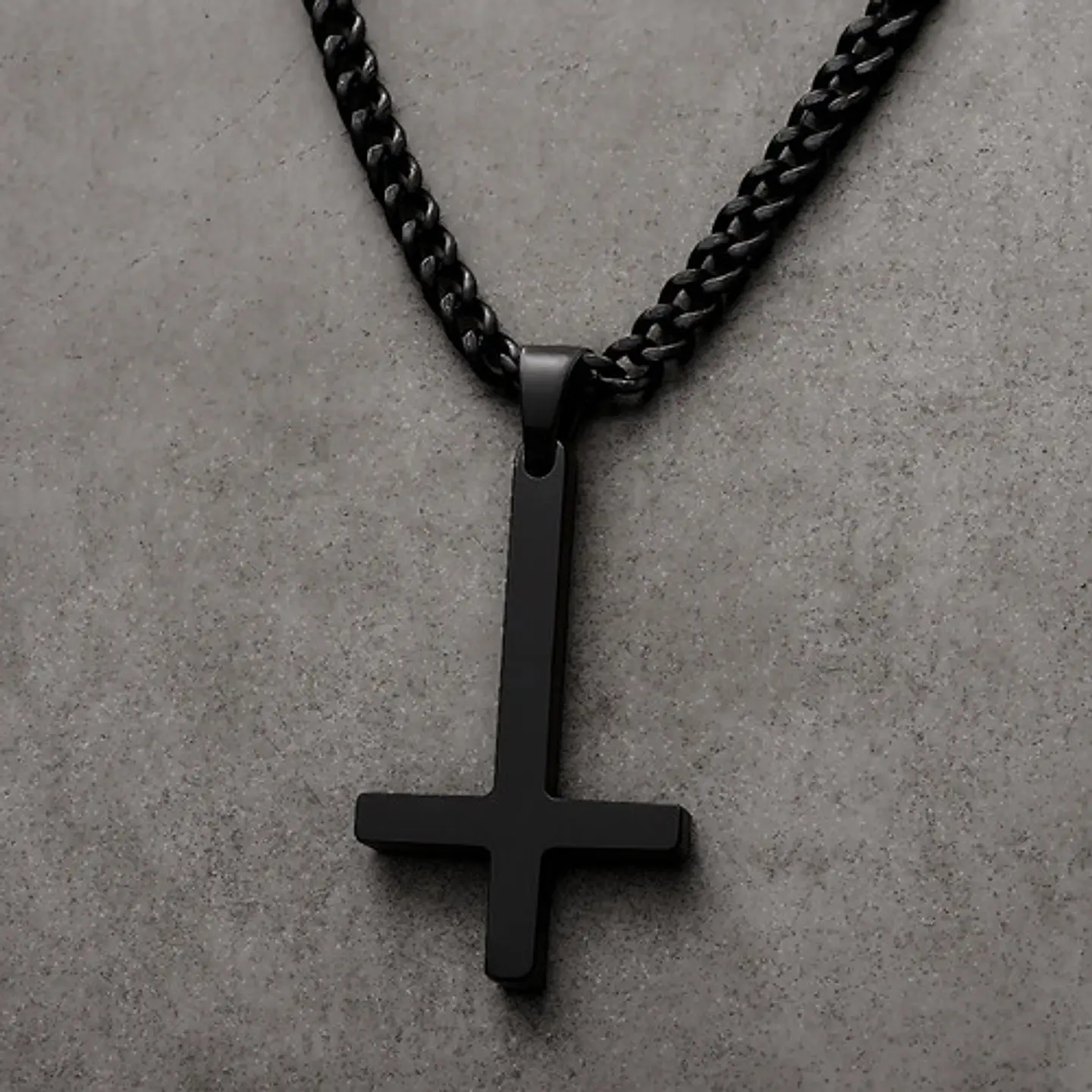 Collar Para Hombre Mujer Con Dije Cruz Invertida Color Oro 13