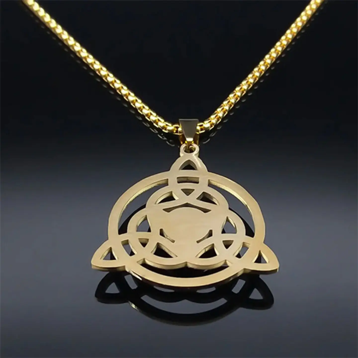 Collar Hombre Y Mujer Con Dije Nudo Triqueta Celta Color Oro 7
