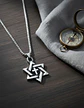 Collar Para Hombre Con Dije Cruz Hexagrama Judío Color Plata - Miniatura 4