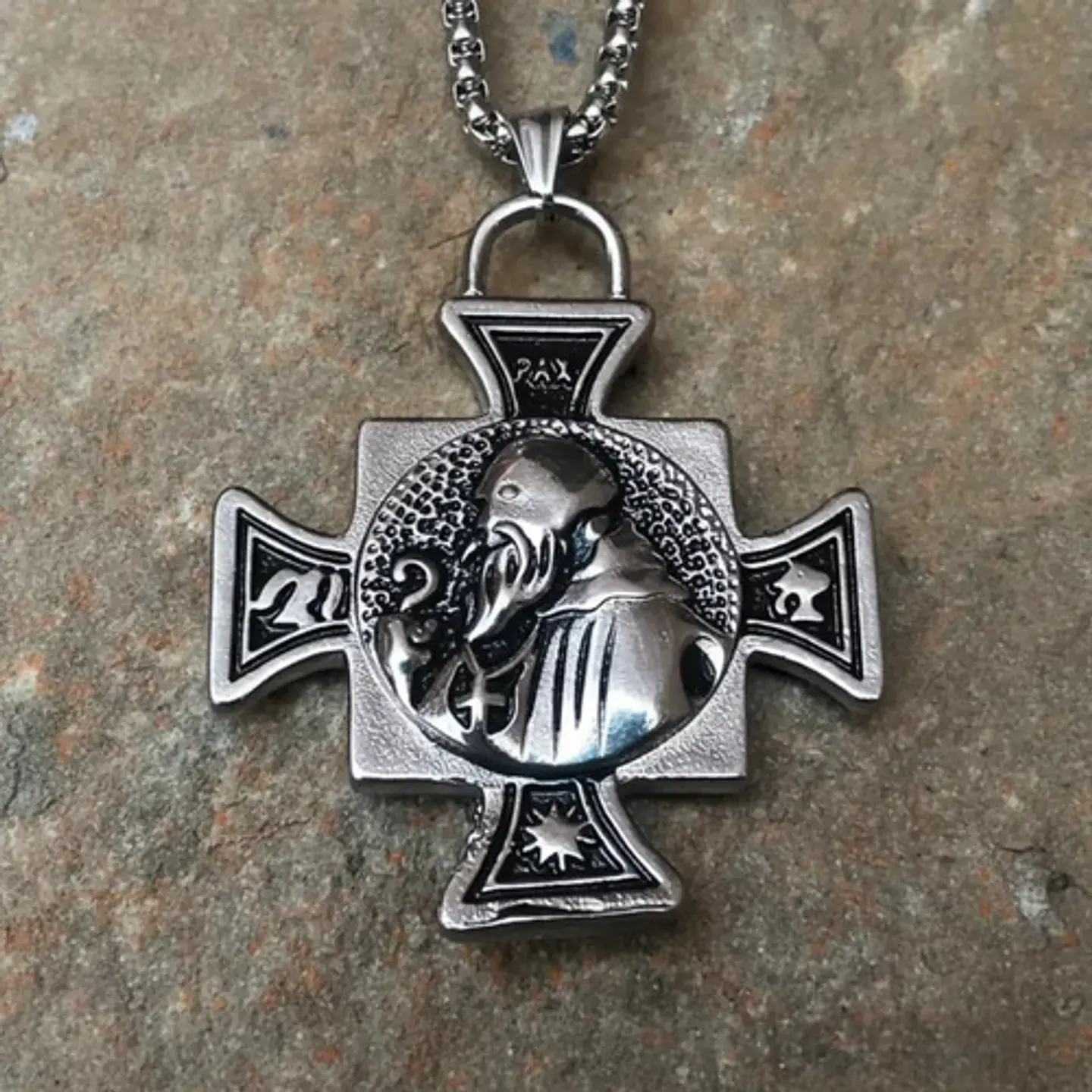 Collar De Acero Para Hombres Dije Cruz Sello De San Benito 4