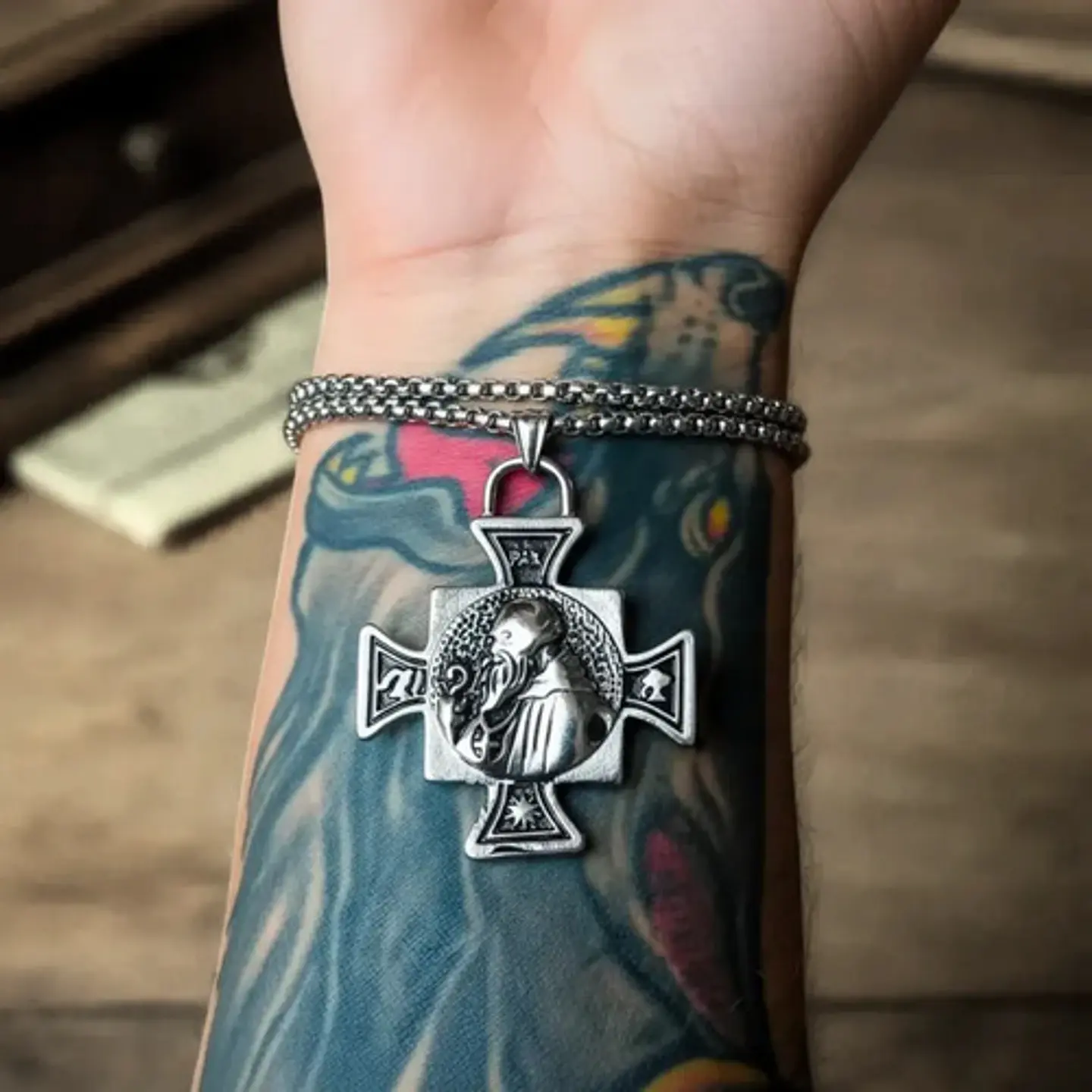 Collar De Acero Para Hombres Dije Cruz Sello De San Benito 10