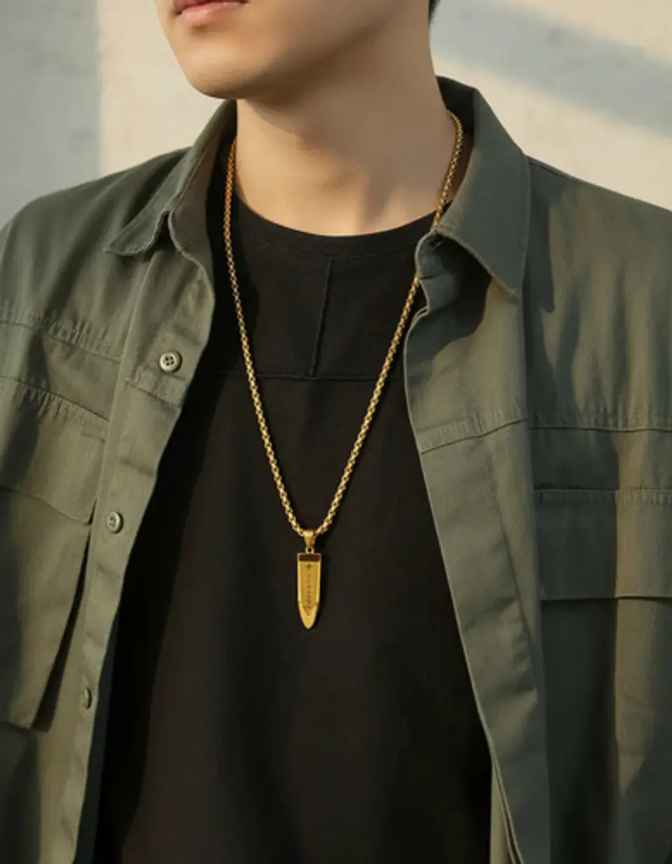 Collar Para Hombre Con Dije Bala Jesus De Acero Color Oro 3