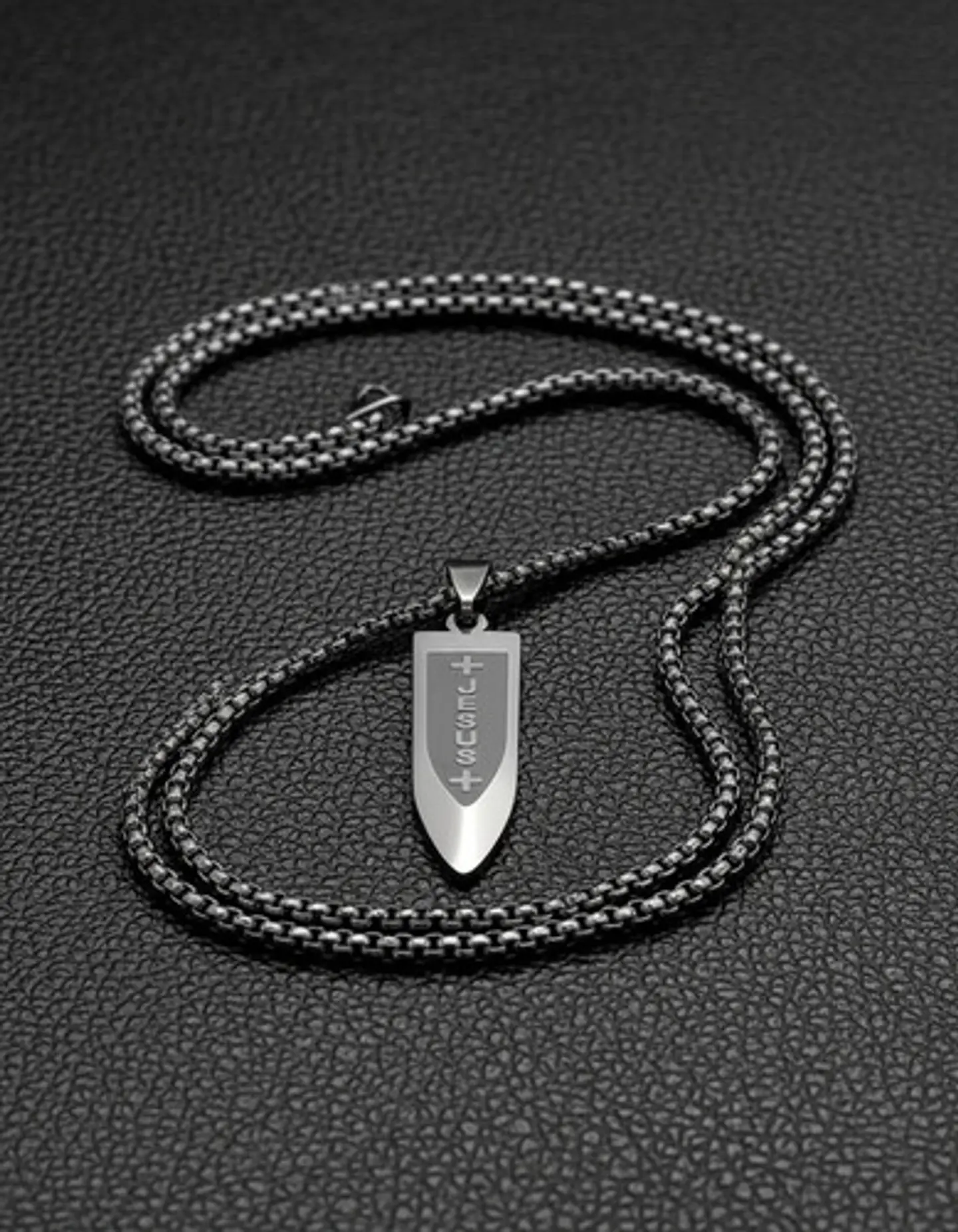 Collar Para Hombre Con Dije Bala Jesus De Acero Color Oro 22