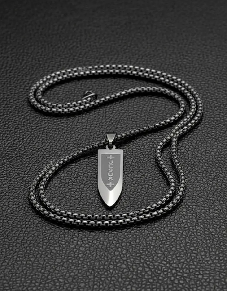 Collar Para Hombre Con Dije Bala Jesus De Acero Color Oro 22