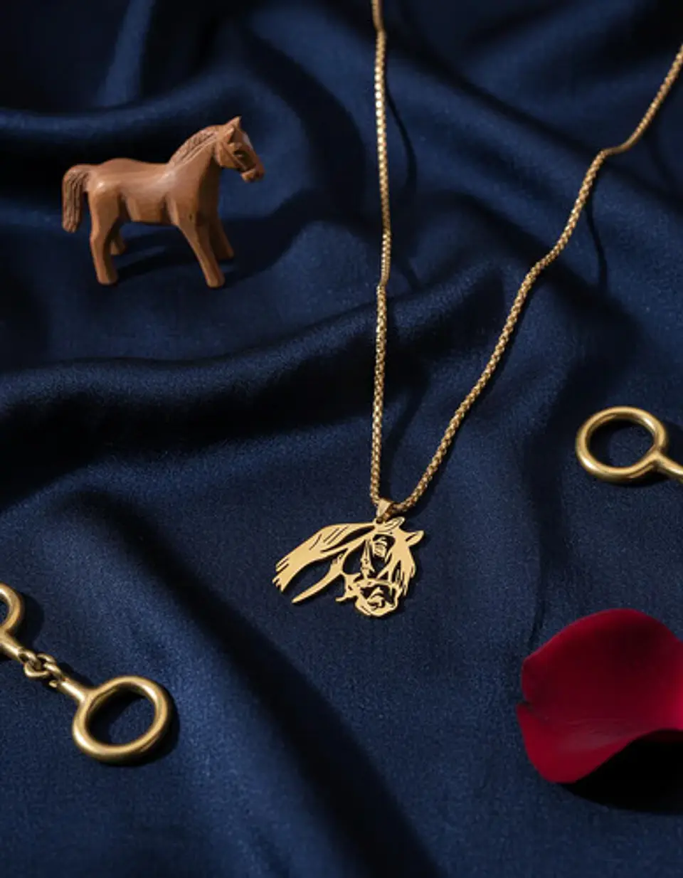 Collar Para Hombre Mujer Con Dije Caballo De Acero Color Oro 5