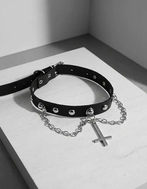 Collar Choker Gotico Para Mujer Y Dije Cruz Invertida Acero