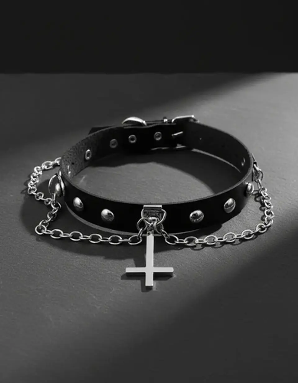 Collar Choker Gotico Para Mujer Y Dije Cruz Invertida Acero 5