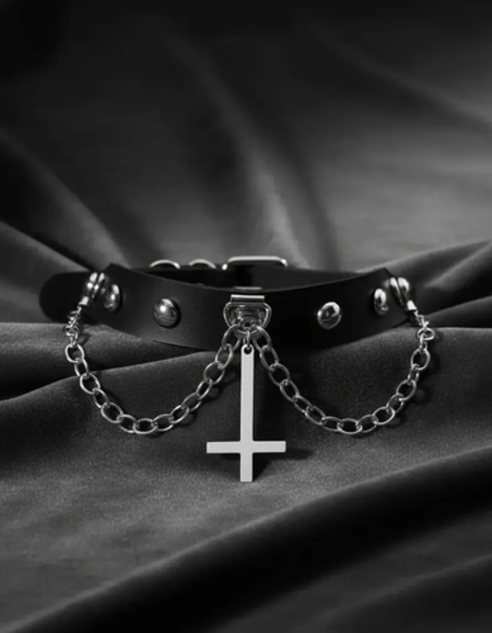 Collar Choker Gotico Para Mujer Y Dije Cruz Invertida Acero 6