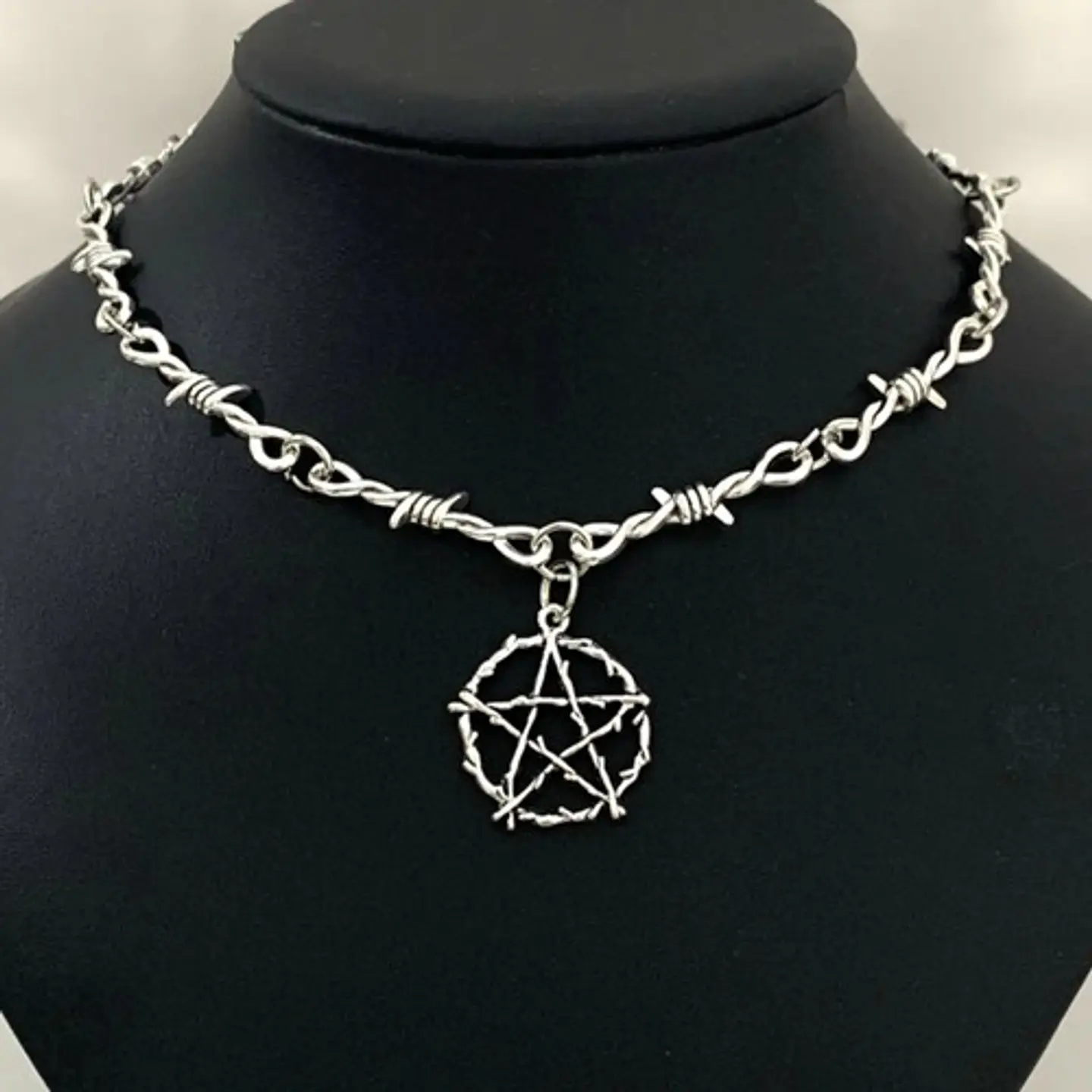 Colla Para Mujer Alambre De Puas Y Dije Estrella Pentagrama 2