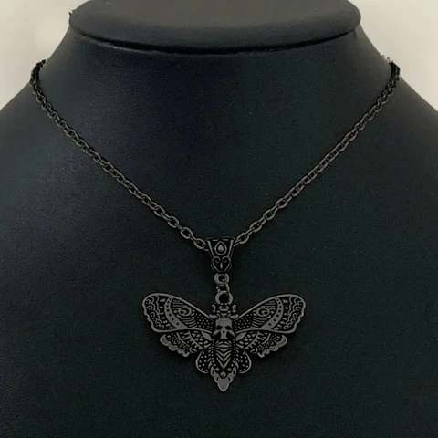 Colla Para Mujer Con Dije Polilla Mariposa Calavera Craneo