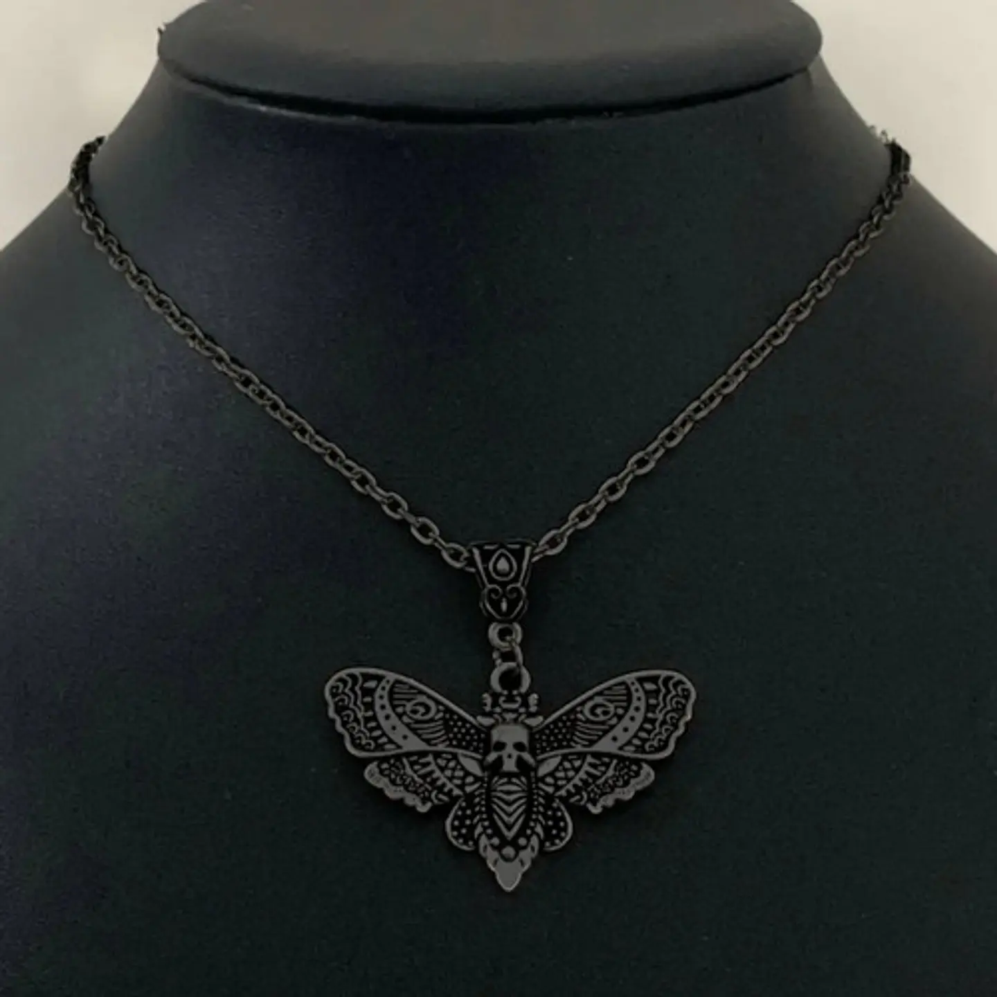 Colla Para Mujer Con Dije Polilla Mariposa Calavera Craneo 2