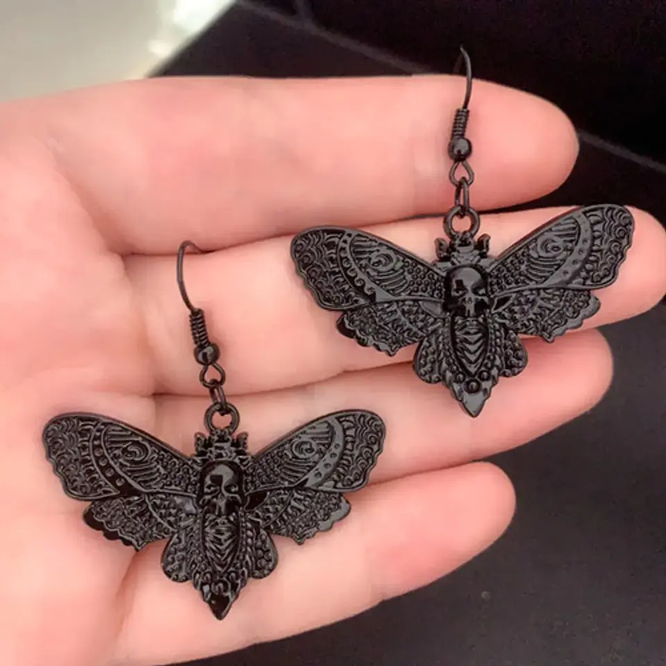 Aretes Pendientes Para Mujer Colgantes Polillas Color Negro  2