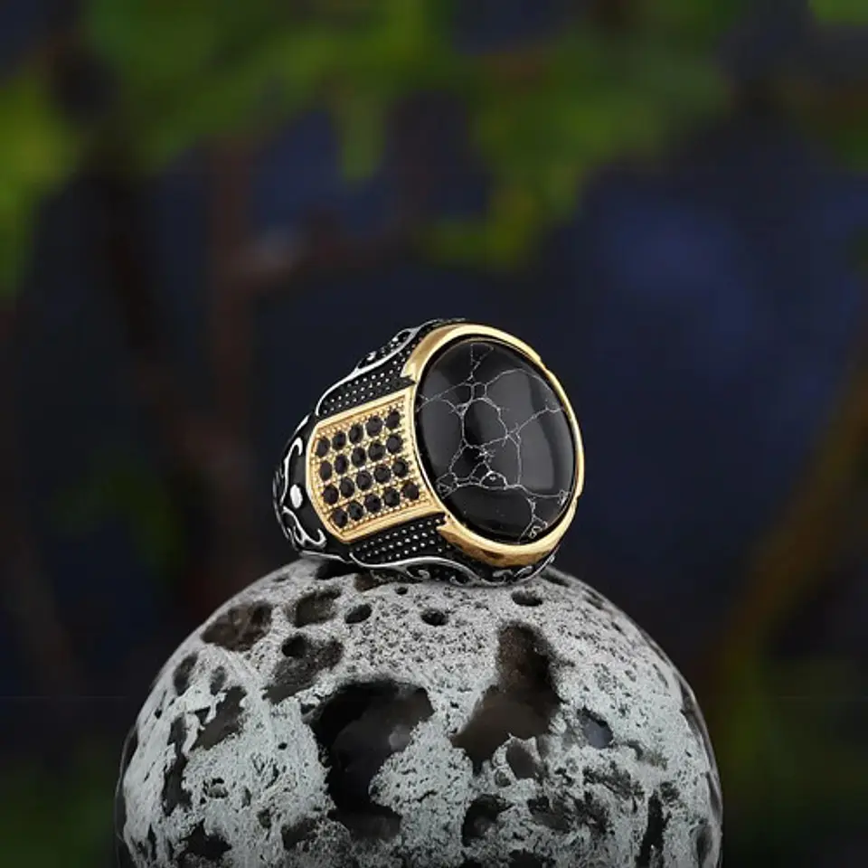 Anillo Gótico Para Hombre Con Piedra Negra Retro Moderno Cz 5
