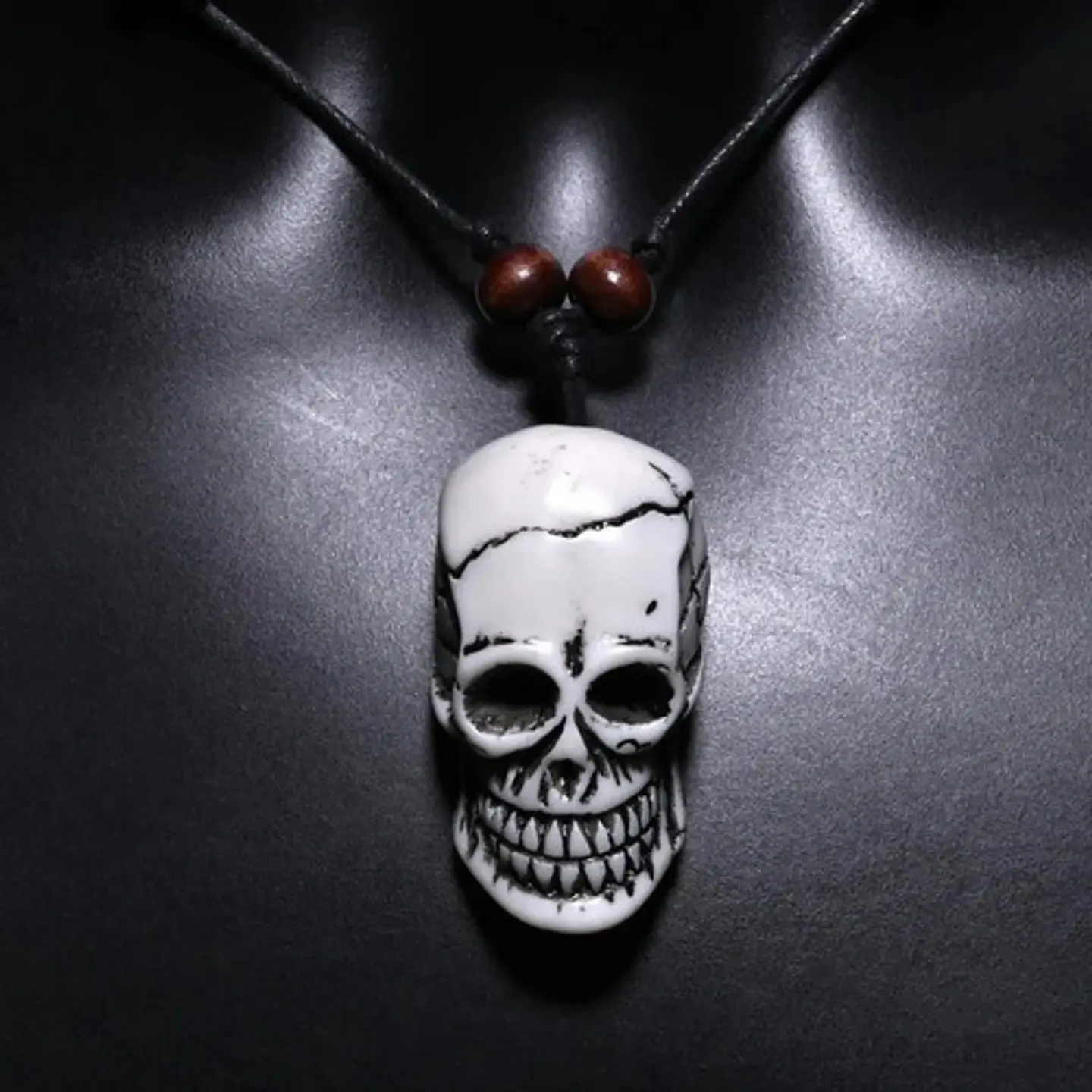 Collar Para Hombre Y Mujer Con Dije Cráneo Calavera Resina 26
