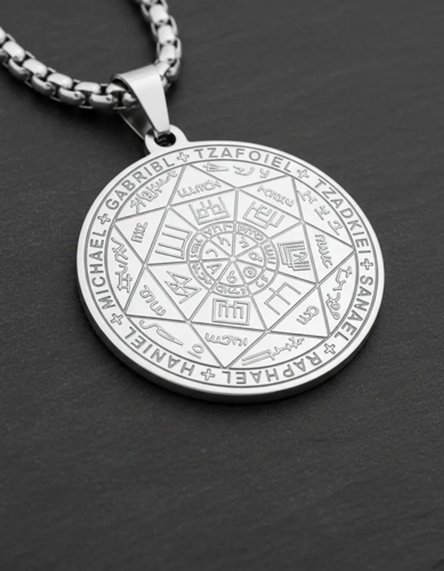 Collar Para Hombre Y Mujer Con Dije 7 Arcangeles Color Plata 8