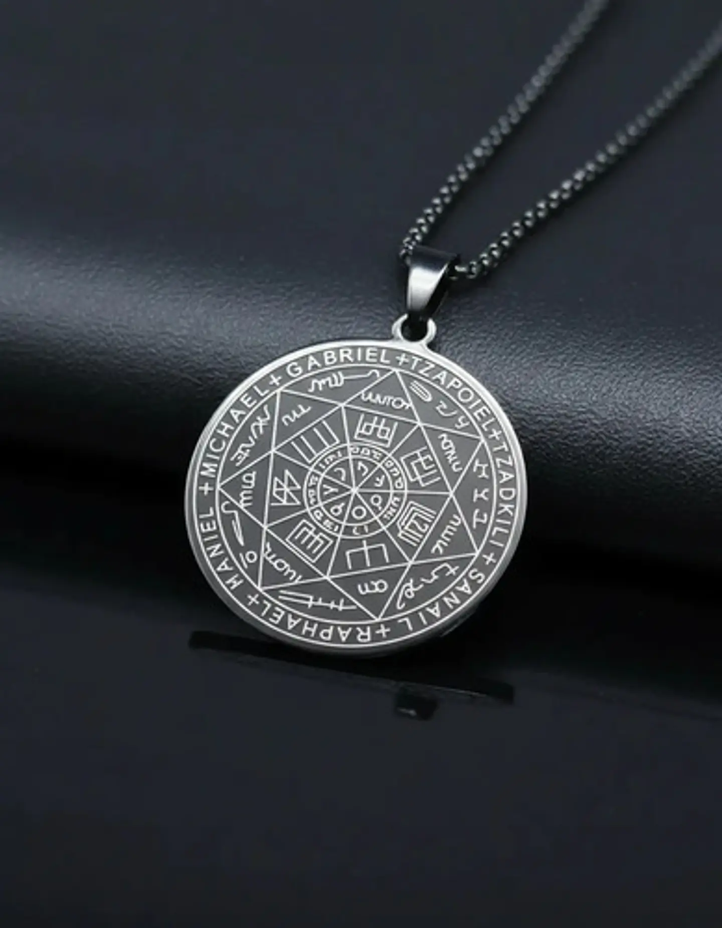 Collar Para Hombre Y Mujer Con Dije 7 Arcangeles Color Plata 22