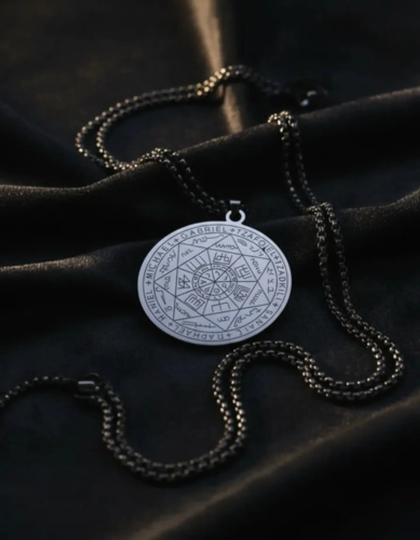 Collar Para Hombre Y Mujer Con Dije 7 Arcangeles Color Plata 23