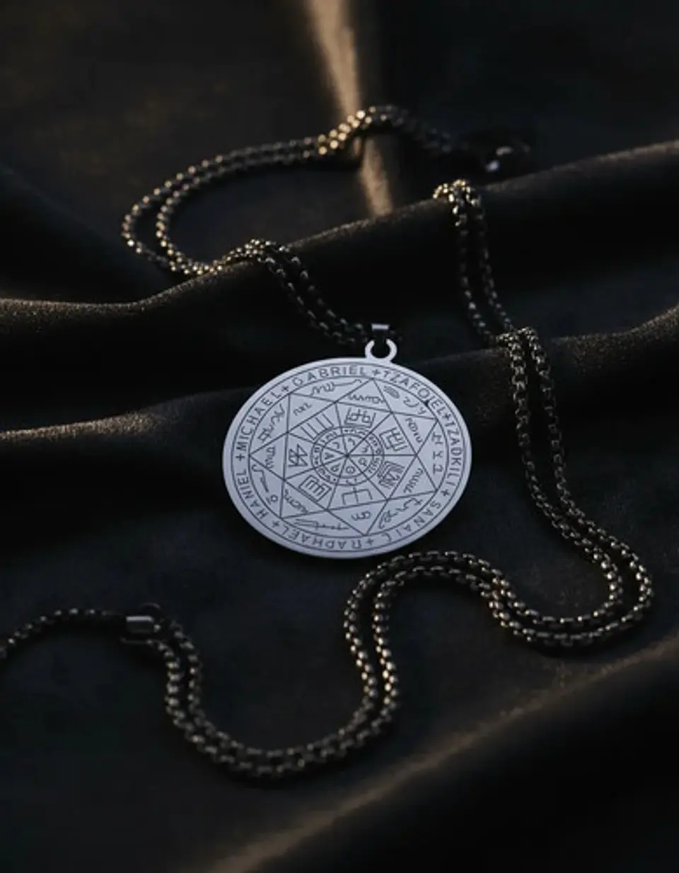 Collar Para Hombre Y Mujer Con Dije 7 Arcangeles Color Plata 23