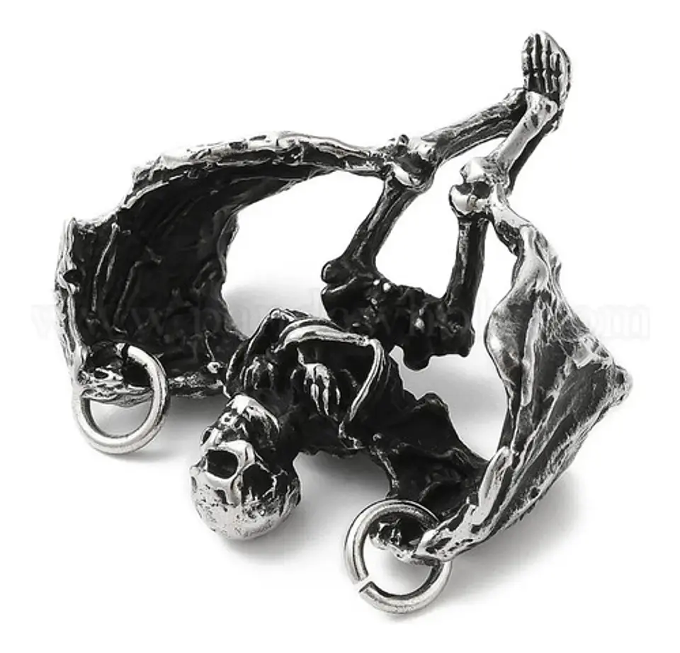 Collar Para Hombre Y Mujer Con Dije Calavera Alada De Acero  Plateado 9