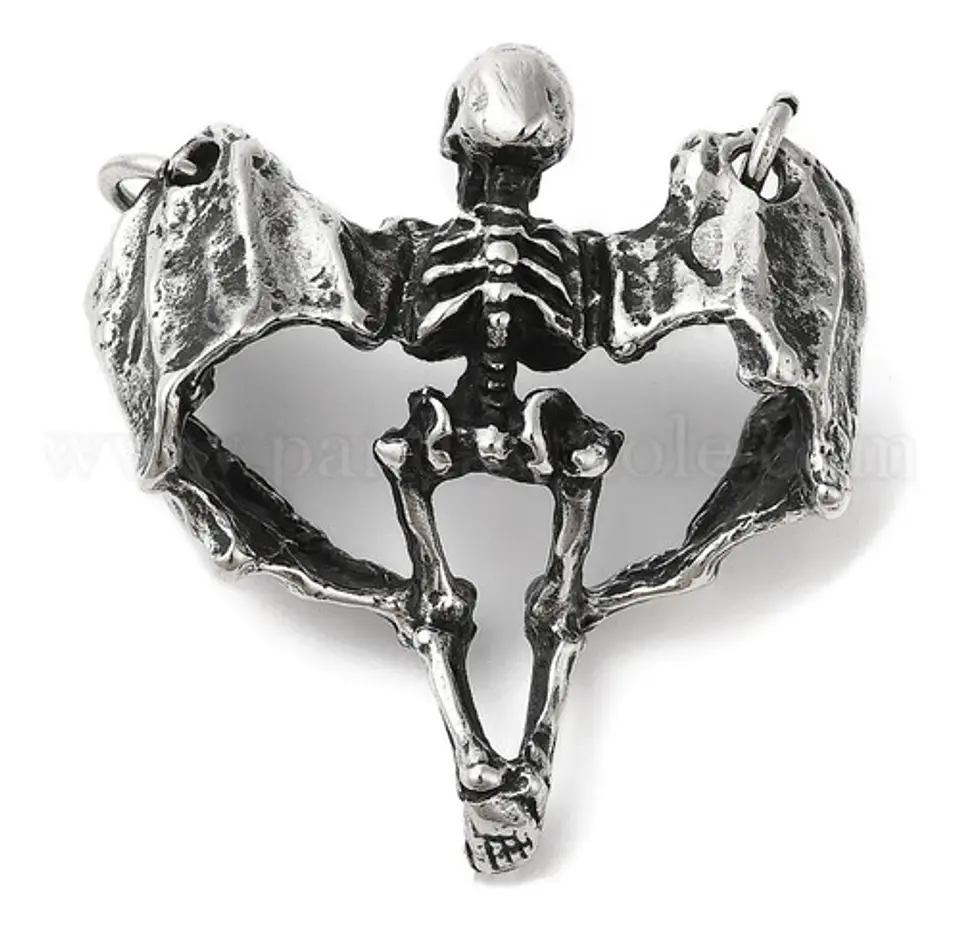 Collar Para Hombre Y Mujer Con Dije Calavera Alada De Acero  Plateado 10