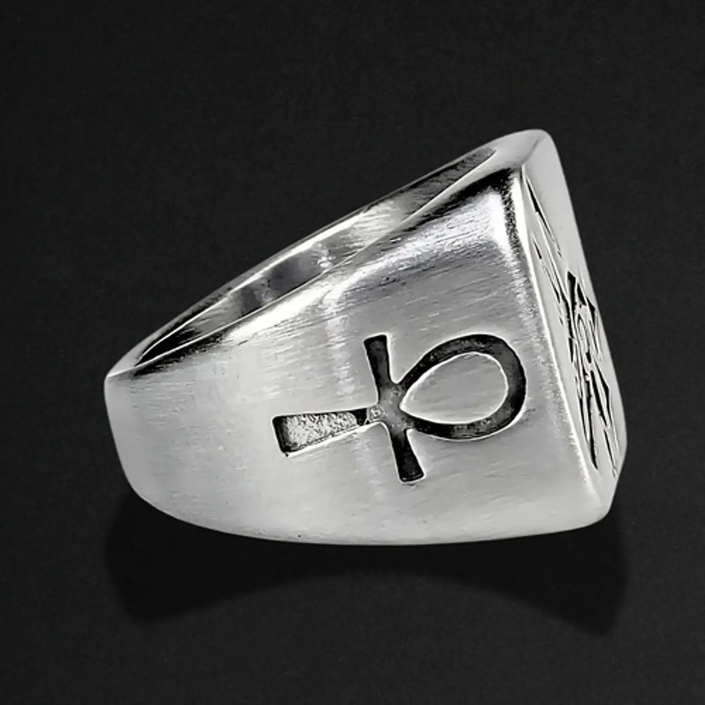 Anillo Para Hombre Dios Anubis Egipcio De Acero Color Plata 4