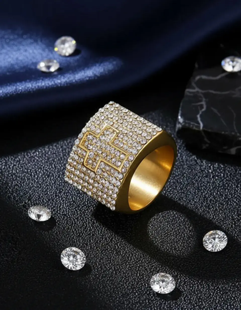Anillo Lujoso Para Hombre Cruz Cz Hip Hop De Acero Color Oro 9