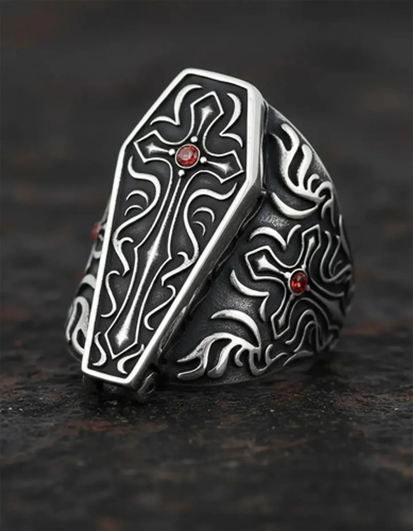 Gran Anillo Para Hombre Con Piedra Roja Estilo Punk Ataúd  4