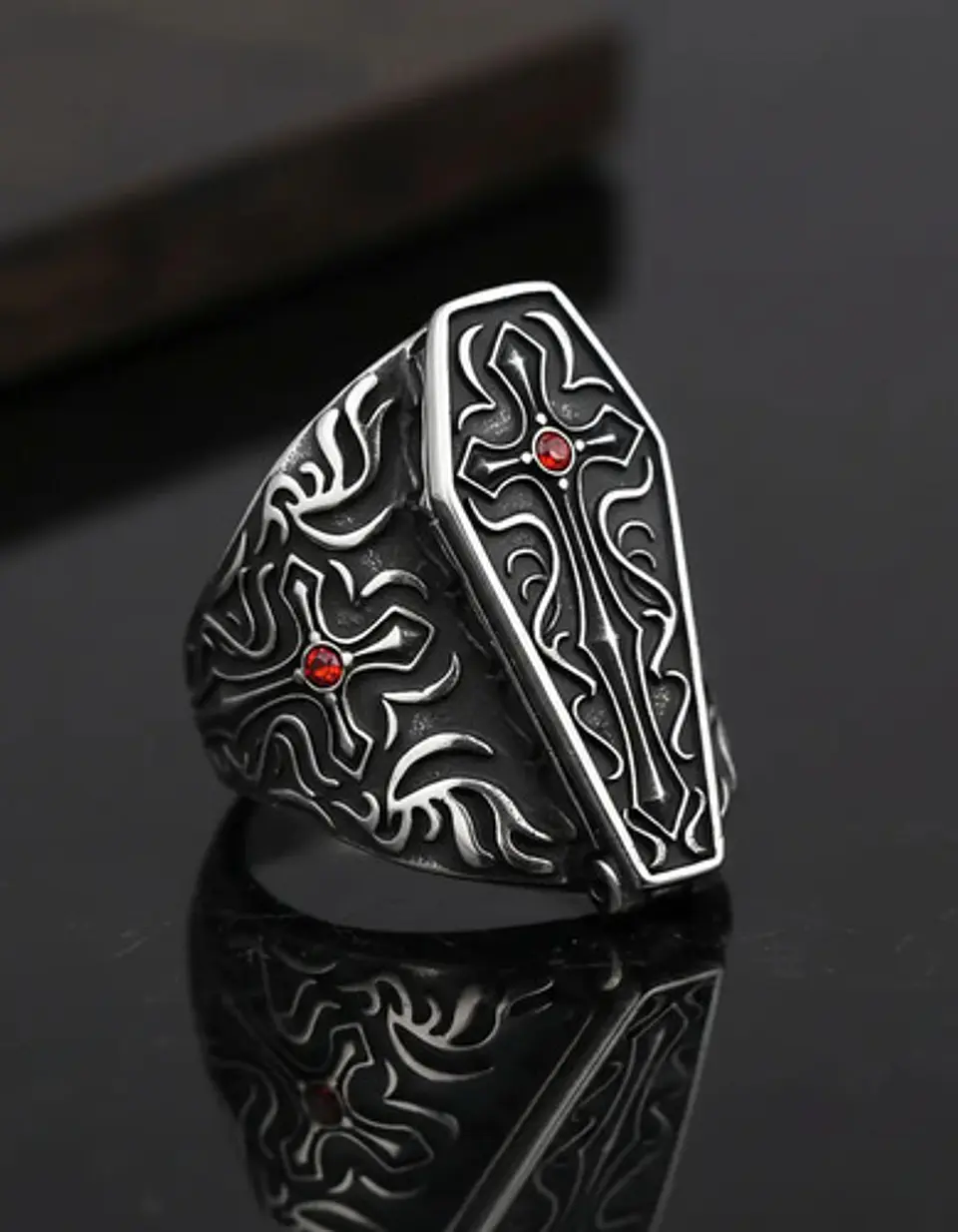Gran Anillo Para Hombre Con Piedra Roja Estilo Punk Ataúd  6