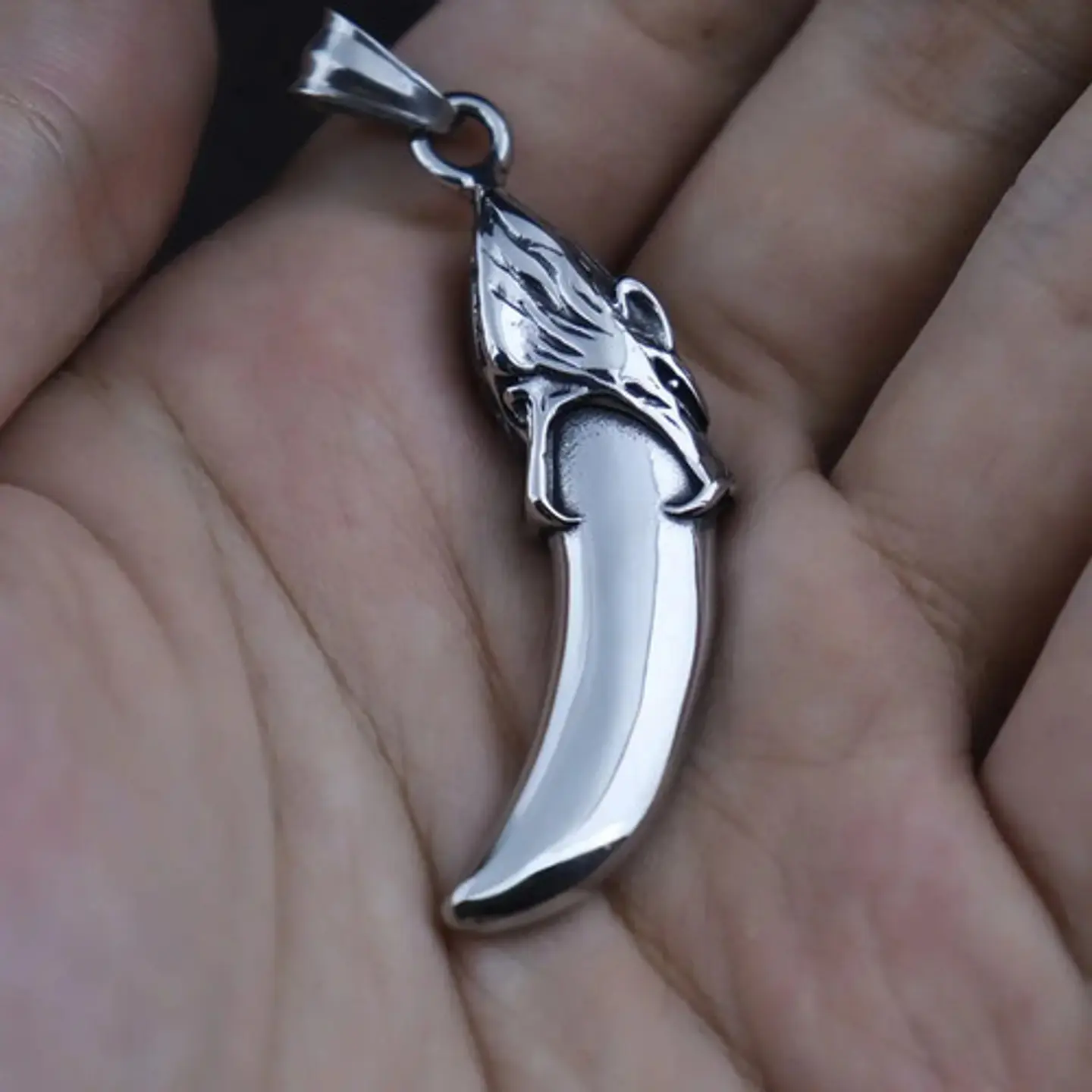 Collar Vikingo Para Hombre Con Dije Diente Lobo De Acero  Plateado 6