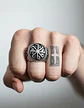 Anillo Amuleto Para Hombre Eslavos Kolovrot Vikingo De Acero - Miniatura 2