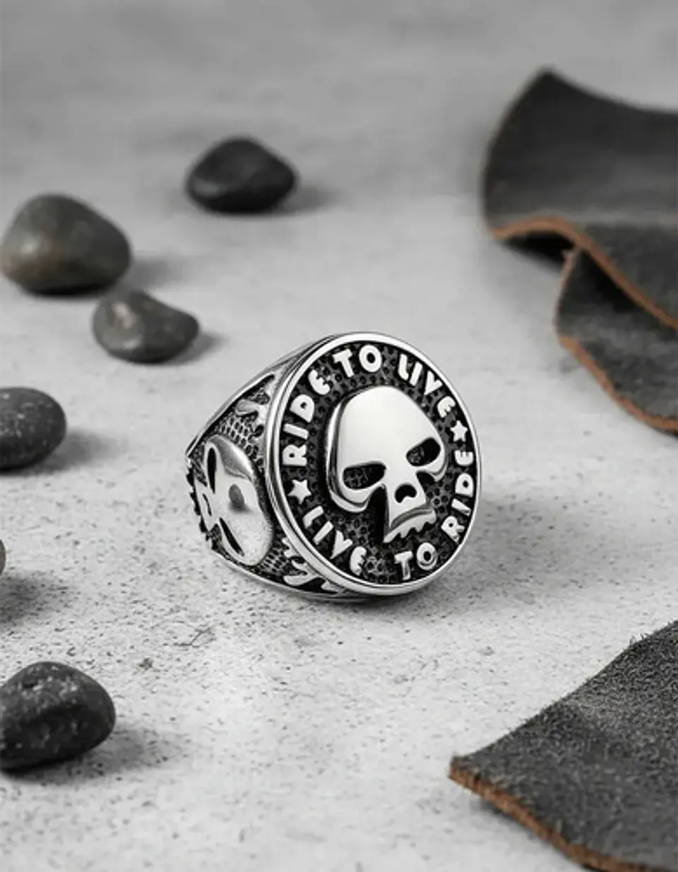 Anillo Motorista Para Hombre Con Cráneo De Acero Color Plata 4