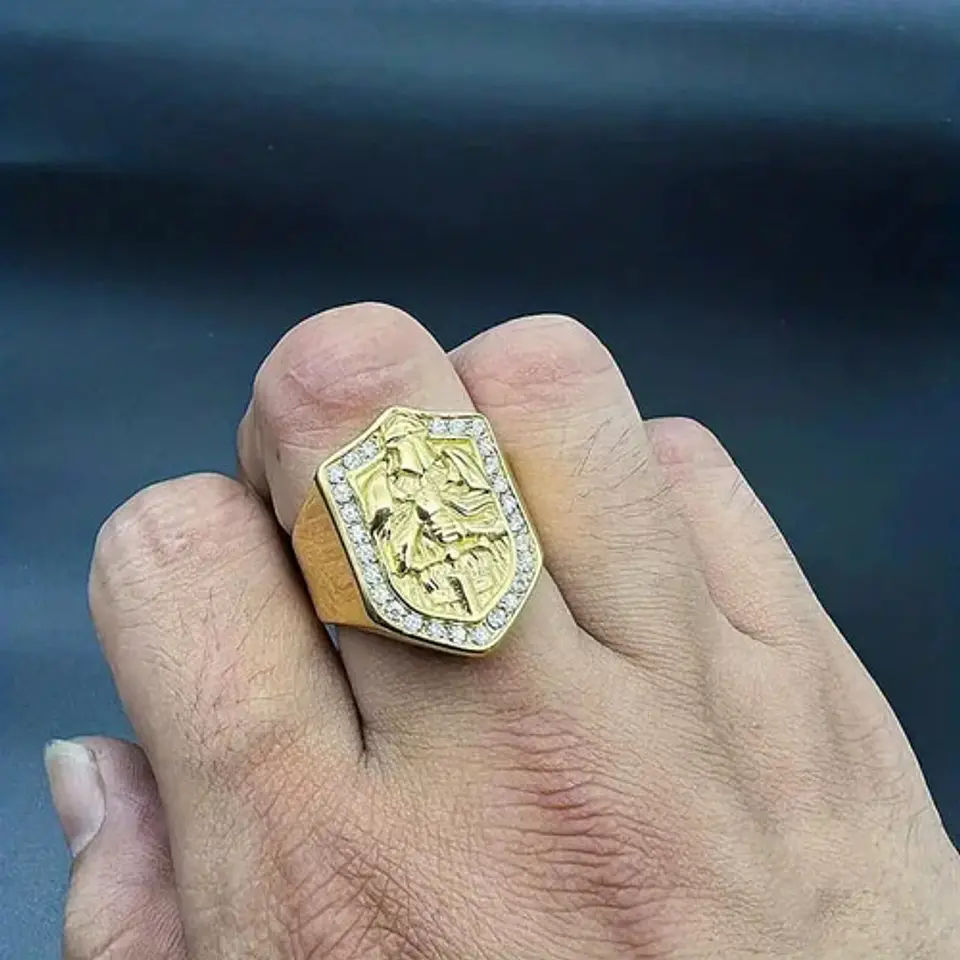 Anillo Lujoso Para Hombre Escudo Caballero Hip Hop Color Oro 7