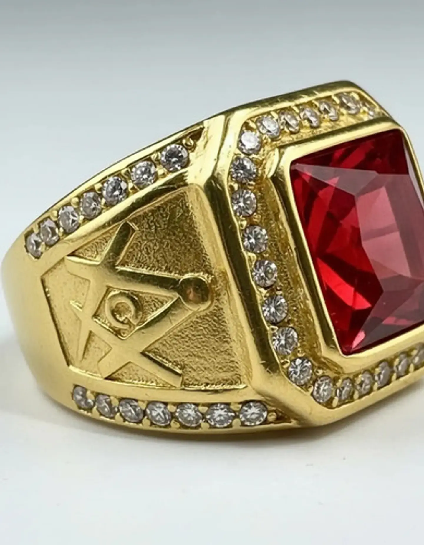 Anillo Mason Para Hombre Con Piedra Cz Color Oro De Acero 15