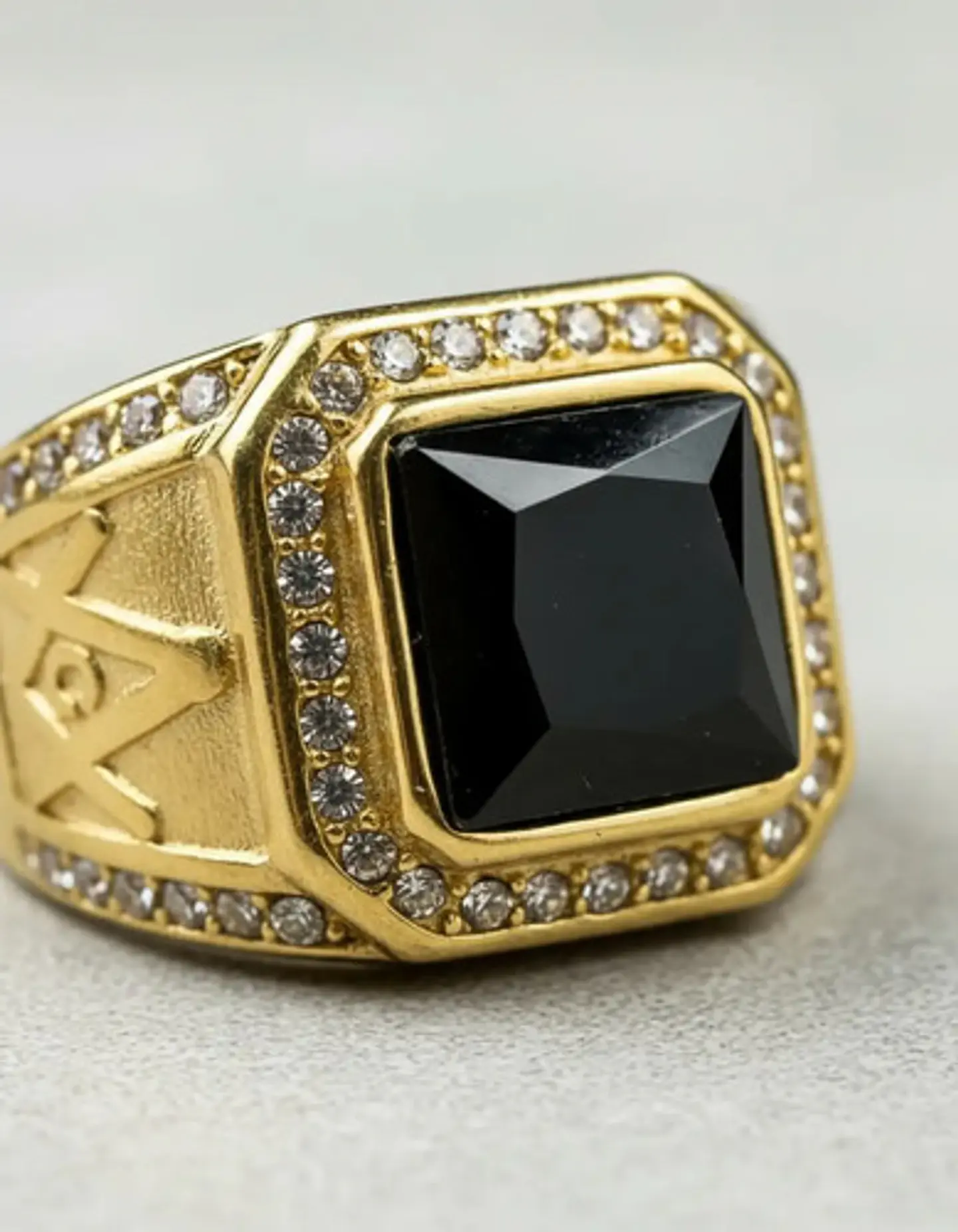 Anillo Mason Para Hombre Con Piedra Cz Color Oro De Acero 25