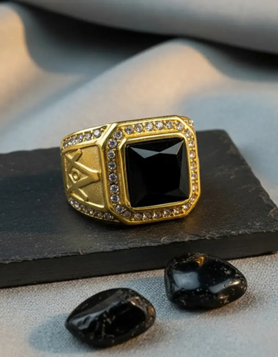 Anillo Mason Para Hombre Con Piedra Cz Color Oro De Acero 27
