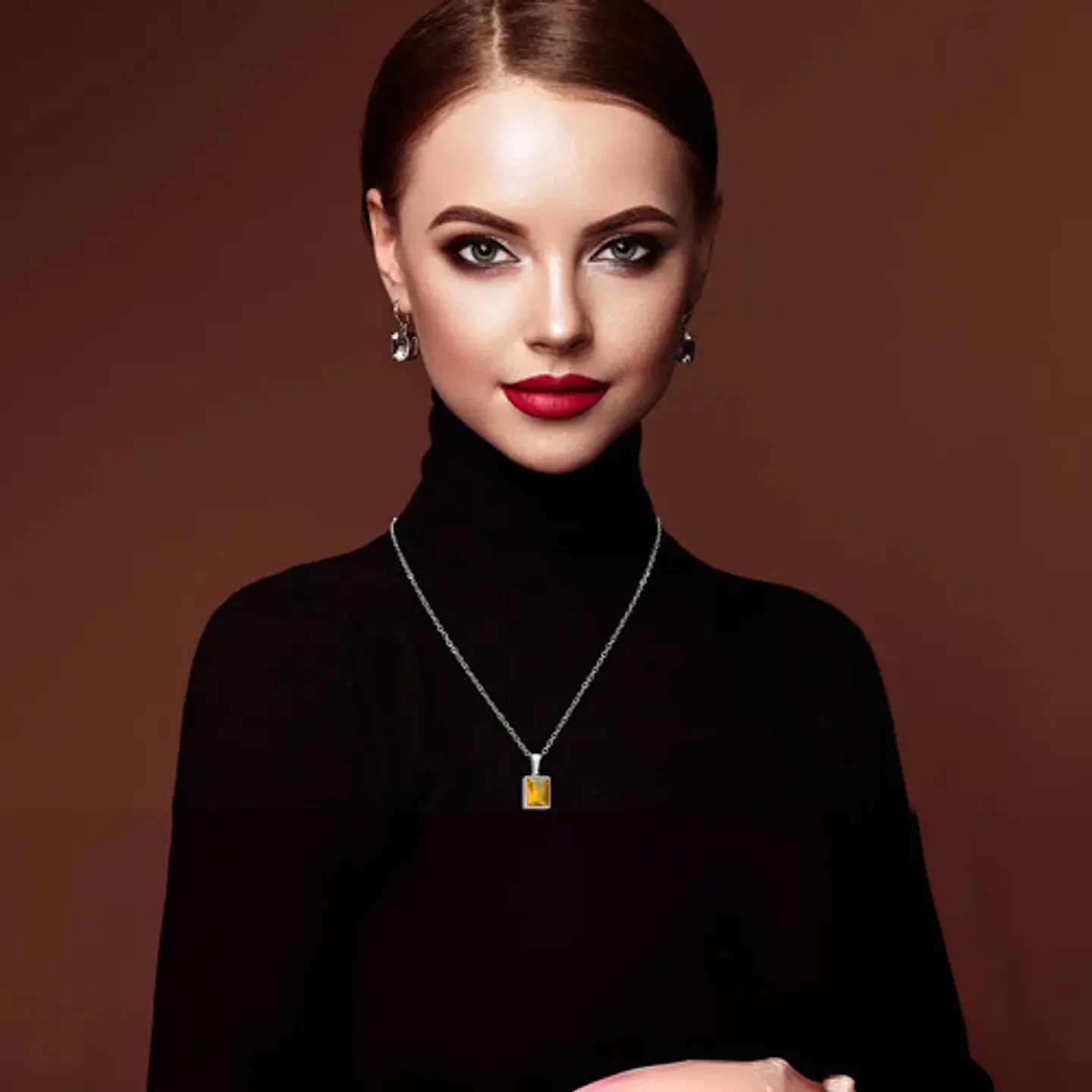 Collar Para Mujeres Con Dije Rectangular Circonia Color Oro 8
