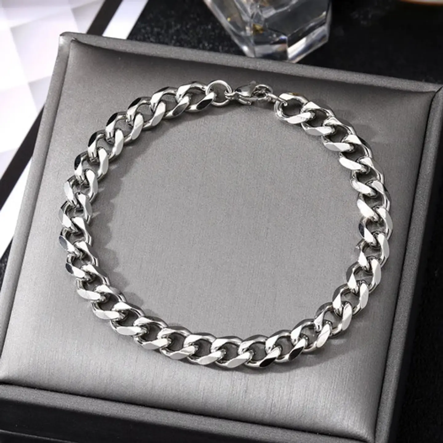 Pulsera Cubana Para Hombre Y Mujer Esclava De 7 Mm Color Oro 25