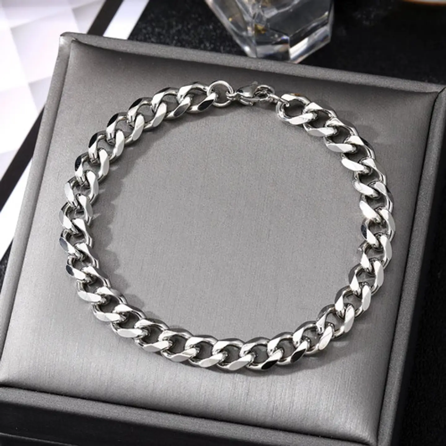 Pulsera Cubana Para Hombre Y Mujer Esclava De 7 Mm Color Oro 108