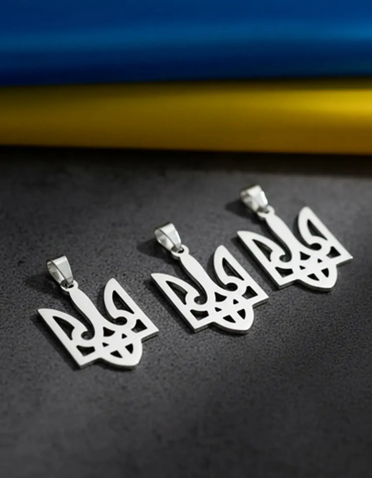 Set 3 Dijes Hombre Y Mujer Tridente Escudo Ucrania Tryzub 12