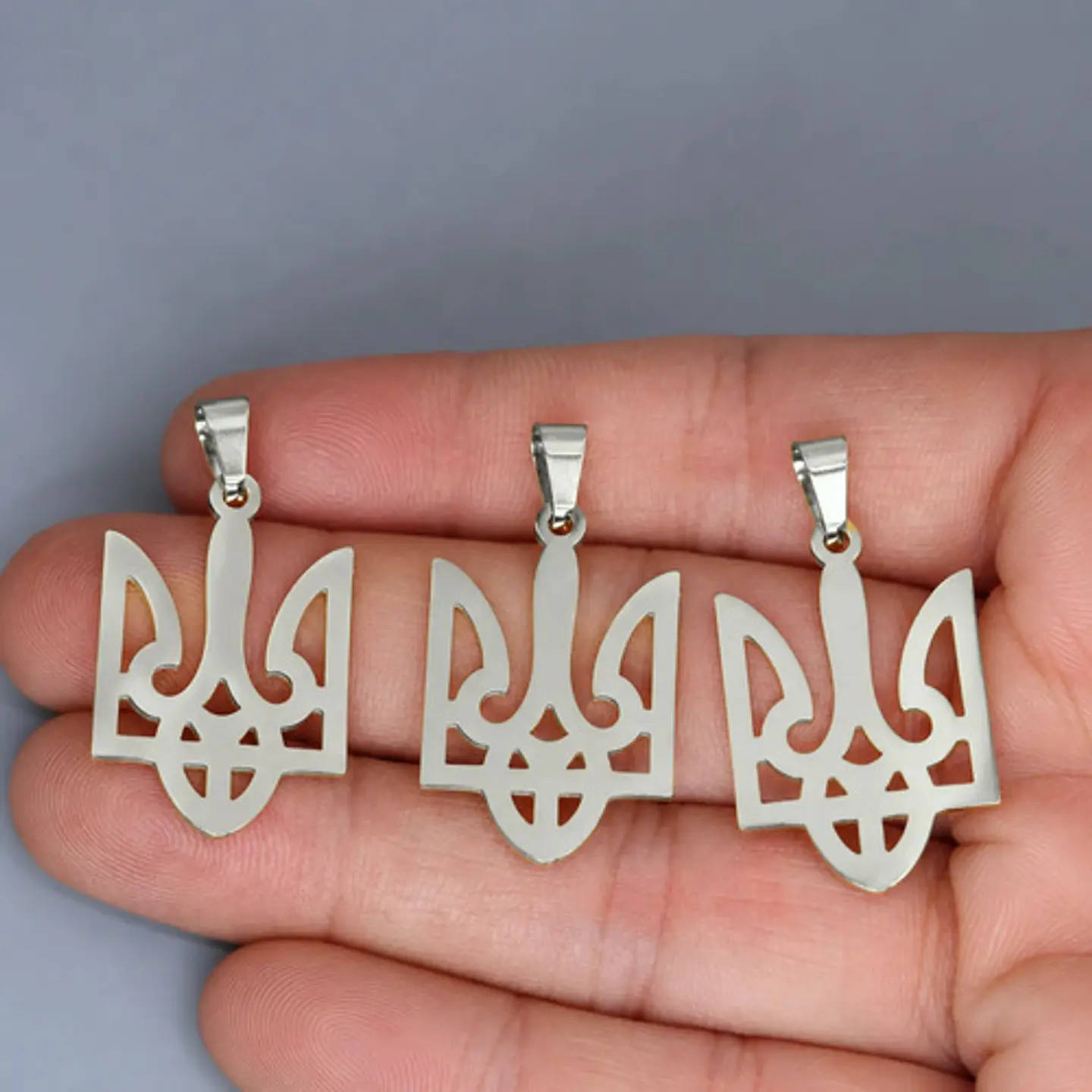 Set 3 Dijes Hombre Y Mujer Tridente Escudo Ucrania Tryzub 13
